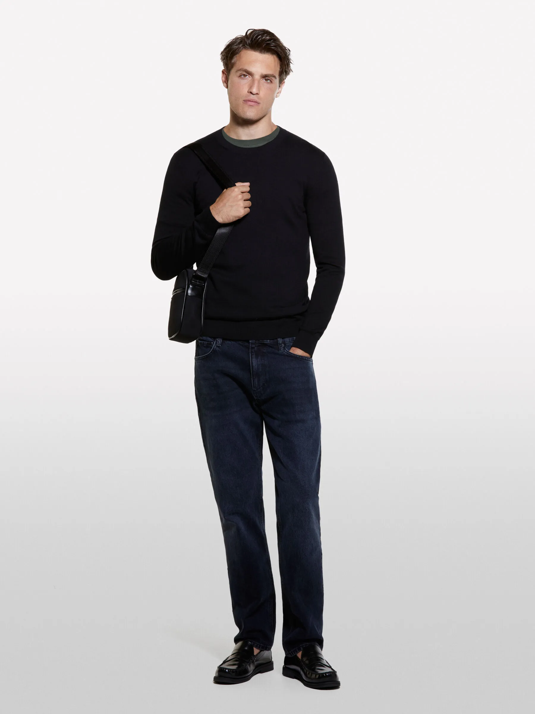 Einfarbig schwarzer Pullover, Schwarz 