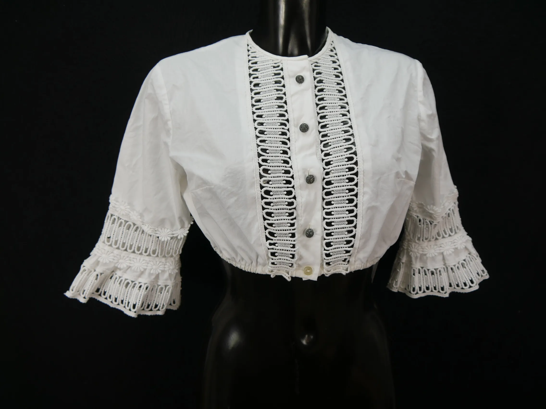 Gr.40 Dirndlbluse mit toller großer Spitze Bluse für Dirndl Trachtenbluse B8101