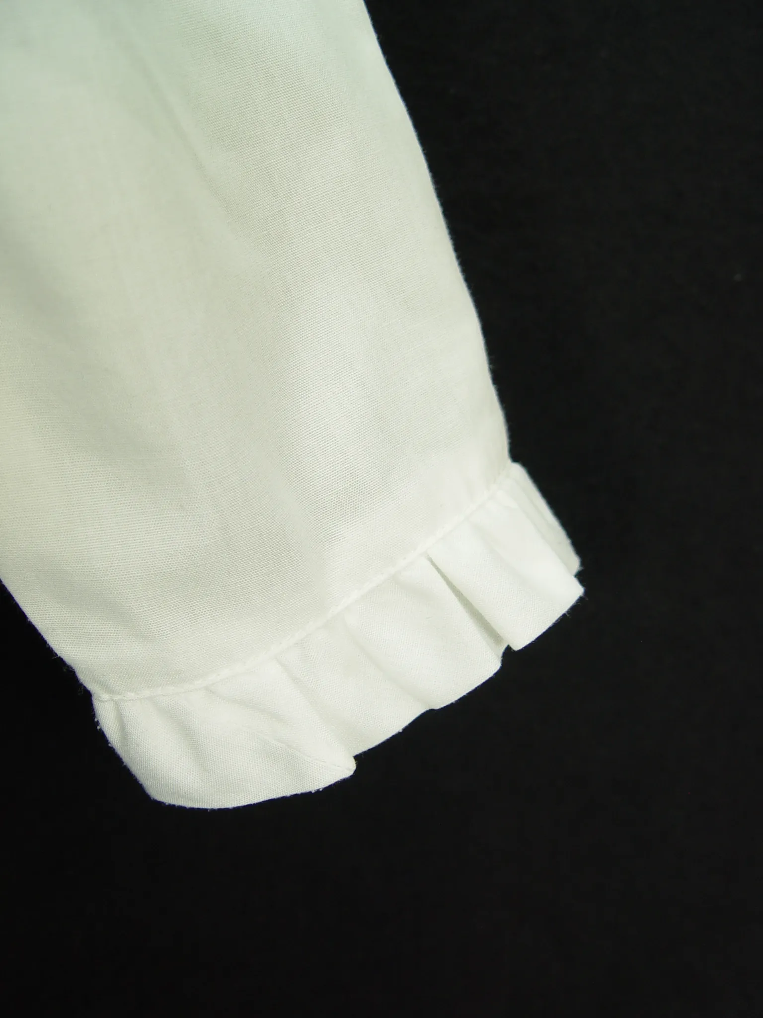 Gr.42 Dirndlbluse Bluse für Dirndl Rüschen am Kragen Trachtenbluse B7020