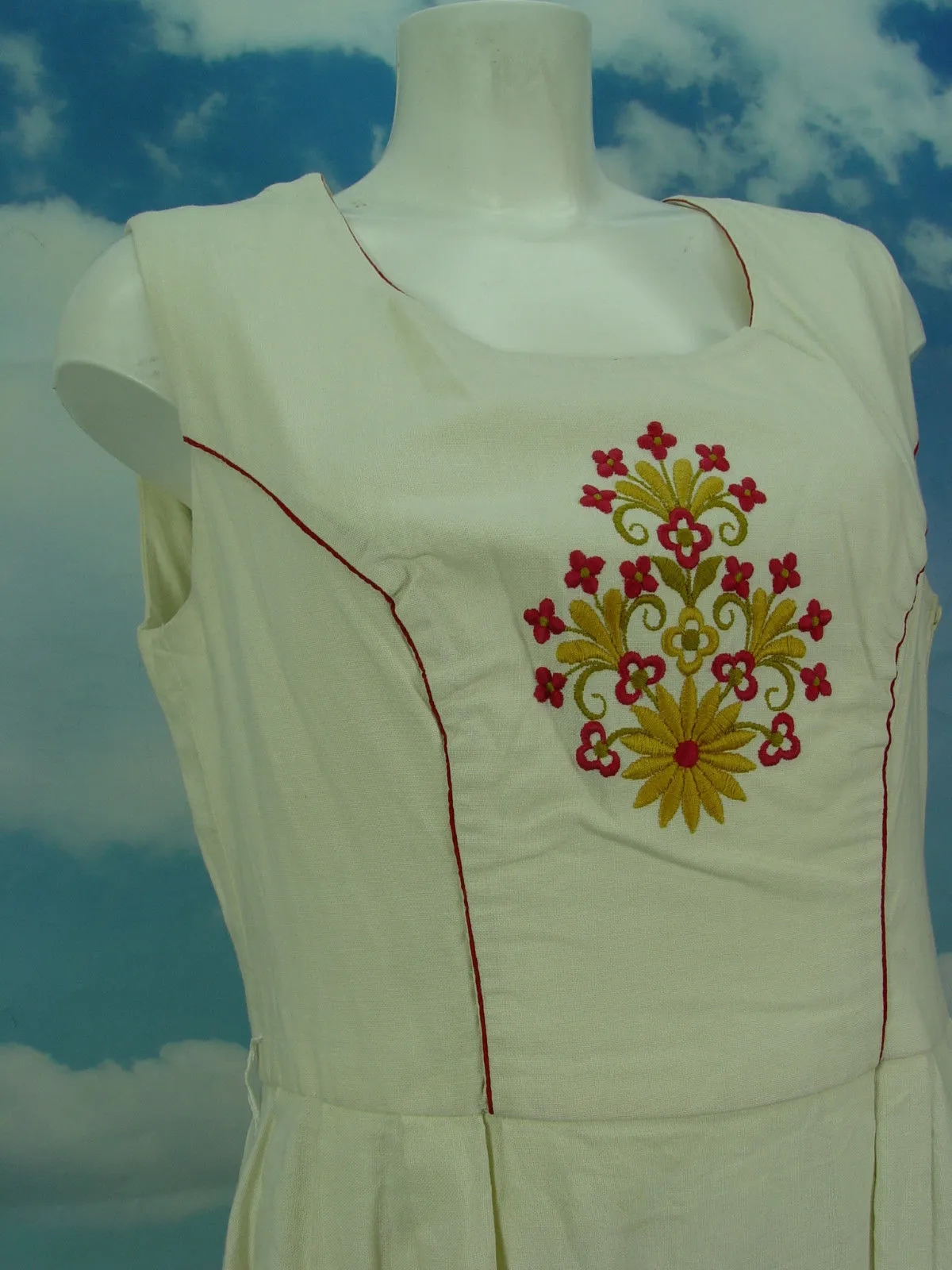 orig.Vintage KUHNEN mit viel Stickerei klasse Dirndl ohne Schürze -DK655- Gr.44