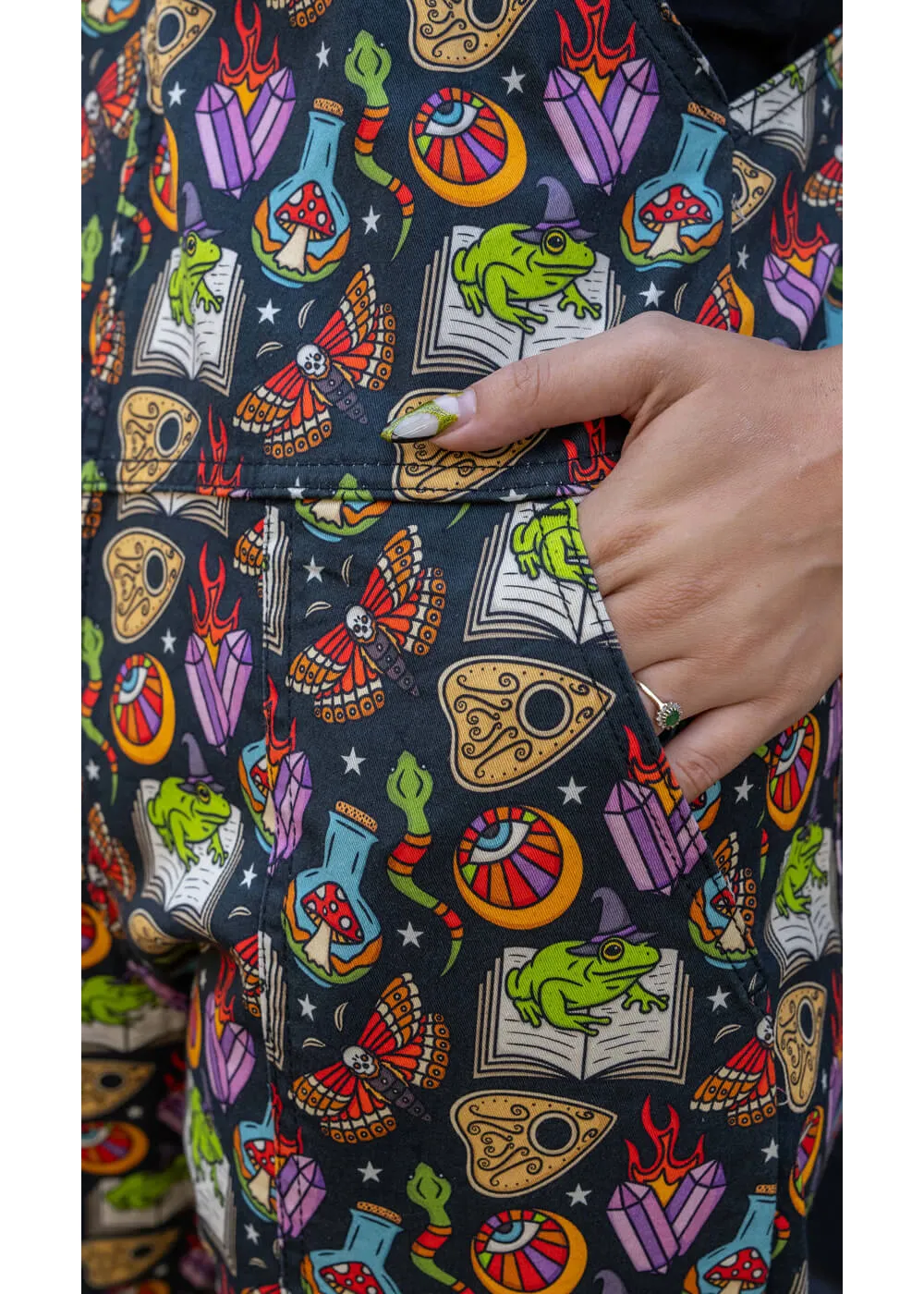 Run & Fly Bewitched Cauldron Latzhose Schwarz